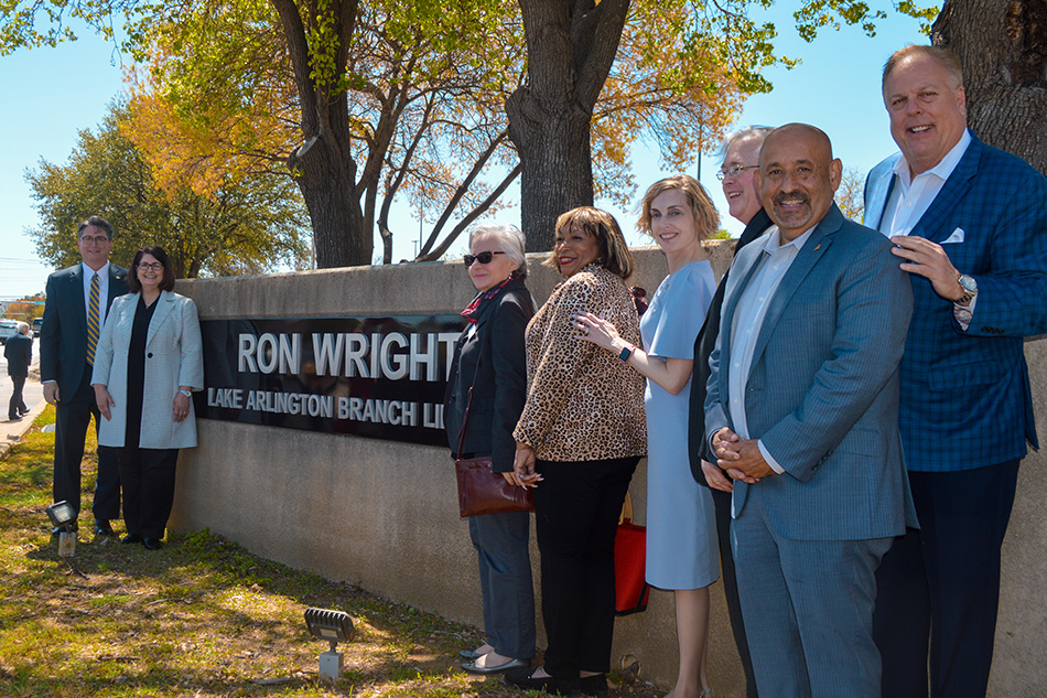 City Dedicates Lake Arlington Branch Library in Memory of U.S. Rep. Ron Wright, Former Arlington City Council Member
